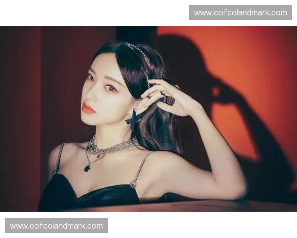 抢眼表现引领潮流舞台，瞬间吸引所有目光聚焦
